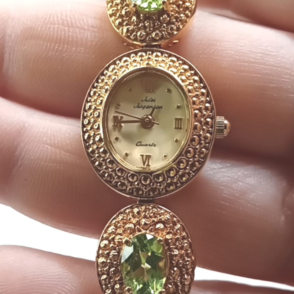 Jules Jurgenson gold toned, with green stones, linked watch. Size: 7 - Picture 2 of 7